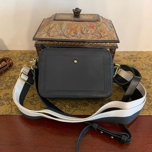 Madwell The Transport Camera crossbody bag in black leather